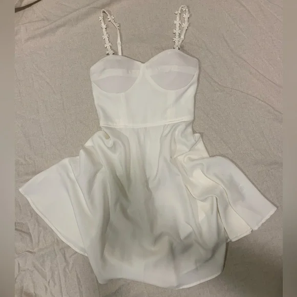 Foreign Exchange | Dresses | A White Corset Flowy Dress With Built In Bra And Flower Detailed Straps | Poshmark Foreign Exchange | Dresses | A White Corset Flowy Dress With Built In Bra And Flower Detailed Straps | Poshmark
